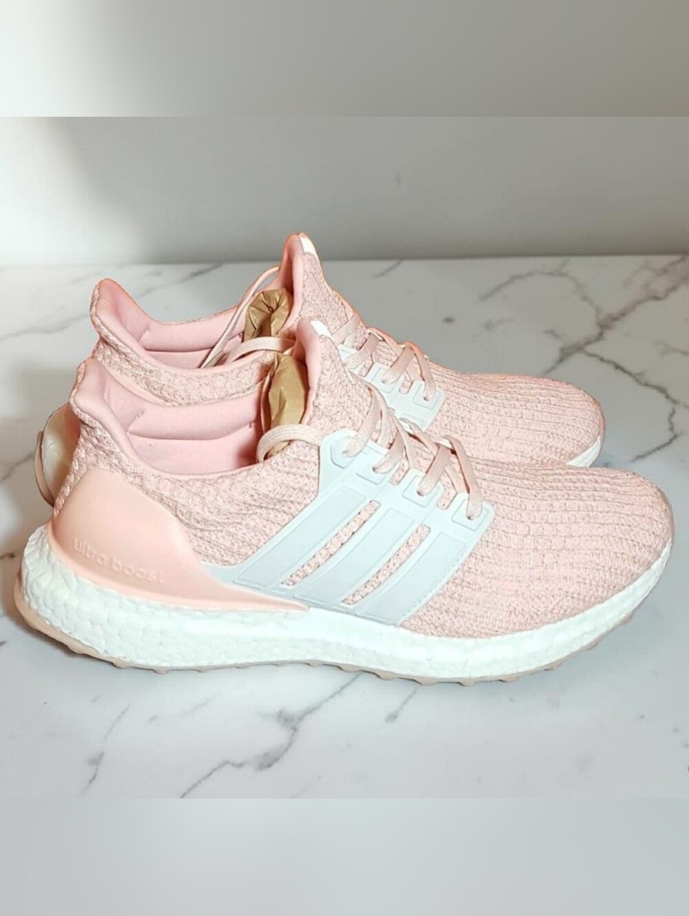 ADIDAS ULTRA BOOST WOMEN US SIZE 8 NEW CONDITION